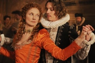 Joey Richardson as the younger Queen Elizabeth and Jamie Campbell Bower as the younger Edward de Vere