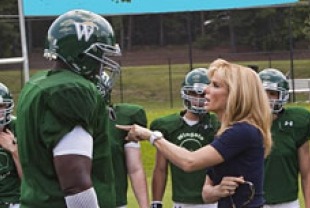 Quinton Aaron as Michael Oher and Sandra Bullock as Leigh Anne Tuohy