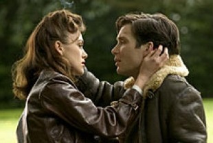 Keira Knightley as Vera and Cillian Murphy as William