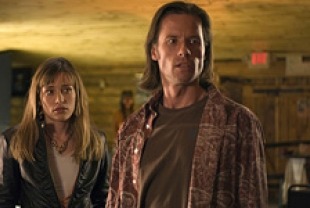 Piper Perabo as Deirdre and Guy Pearce as Jimmy