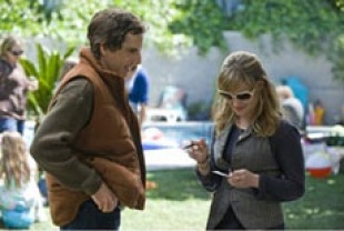 Ben Stiller as Roger and Jennifer Jason Leigh as Beth