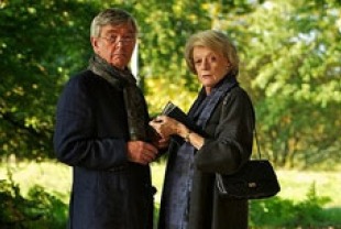 Tom Courtenay as Reginald and Maggie SMith as Jean