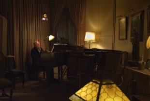 Seymour Bernstein playing in his apartment in NYC