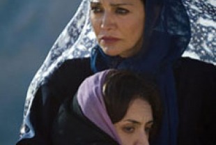 Shohreh Aghdashloo as Zahra and Mozhan Marno as Soraya