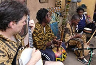Bela Fleck jamming with African musicians