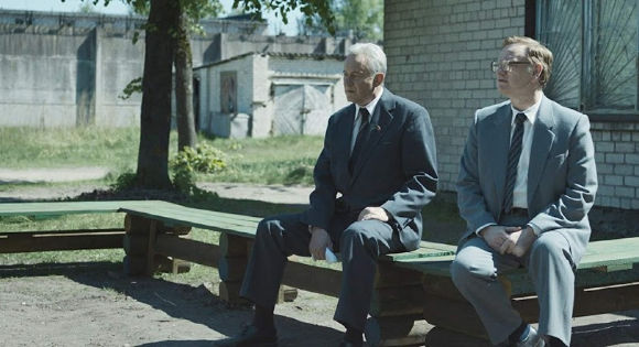 Stellan Skarsgård as Boris Shcherbina and Jared Harris as Valery Legazsov in Chernobyl (2019)