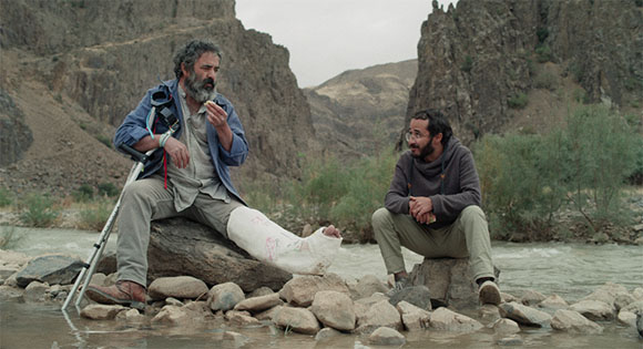 Hassan Madjooni and Amin Simiar in Hit the Road