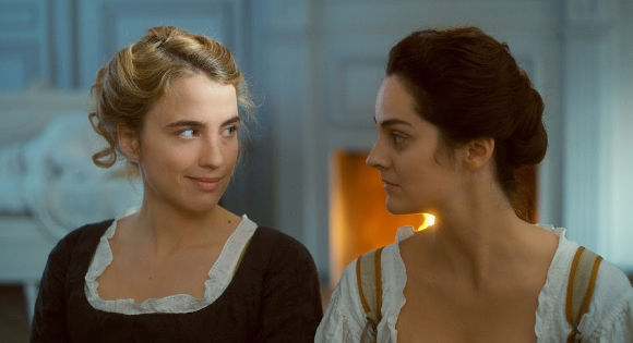 Adèle Haenel as Héloïse and Noémie Merlant as Marianne in Portrait of a Woman on Fire