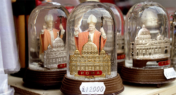 Snowglobes with a statue of Pope John Paul II