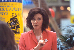 Mary Steenburgen as Francine