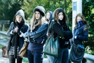 A scene from 17 girls