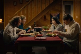 Vincent Macaigne as Arman, Maud Wyler as Amelie, Audrey Bastien as Katia and Bastien Bouillion as Benjamin