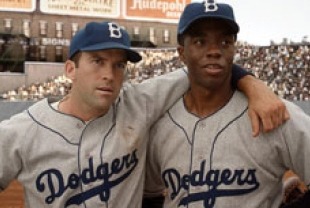 Lucas Black as Pee Wee Reese and Chadwick Boseman as Jackie