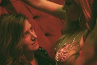 Kathryn Hahn as Rachel and Juno Temple as McKenna