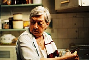 Berta Zemel as Dona Jacira