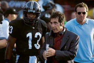 Jamie Foxx as Willie Beaman and Al Pacino as Tony D'Amato
