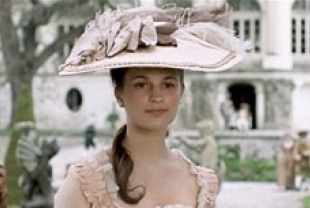 Alicia Vikander	as Caroline Mathilde