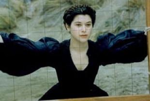 Valentina Cervi as Artemisia