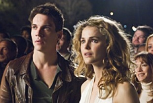 Keri Russell as Lyla and Jonathan Rhys Meyers as Louis