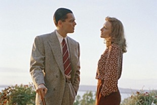 Leonardo DiCaprio as Howard Hughes and Cate Blanchett as Katherine Hepburn