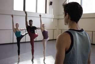 A scene from Ballet 422