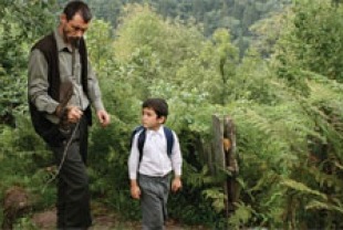 Erdal Besikçioglu as Yakup and Bora Altas as Yusuf
