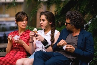 Keira Knightley as Gretta, Hailee Steinfeld as Violet, and Mark Ruffalo as Dan