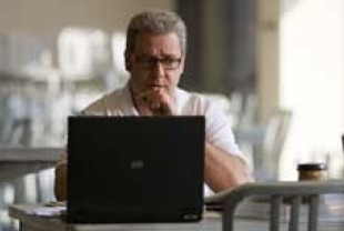 Russell Crowe as Ed Hoffman