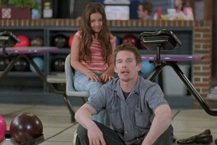 Lorelei Linklater as Samantha and Ethan Hawke as Mason Sr.