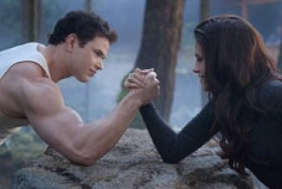 Kellan Lutz as Emmett and Kristen Stewart as Bella