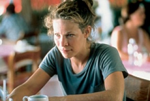 Lili Taylor as Leslie