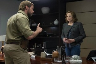 Hugh Jackman as Vincent and Signourney Weaver as Michelle