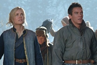 Radha Mitchell as Lee and Jonathan Rhys Meyers as Hogg