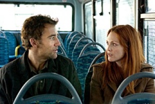 Clive Owen as Theo and Julianne Moore as Julian