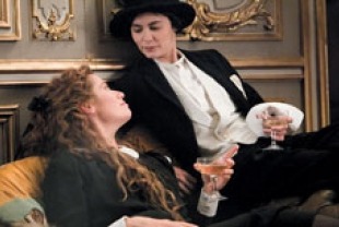 Emmanuelle Devos a Emilienne and Audre Tautou as Coco