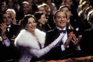 Ashley Judd as Linda and Kevi Kline as Cole Porter