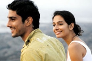Prateik as Munna and Monica Dogra as Shai