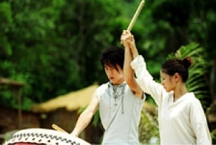 Jaycee Chan as Sid and Lee Sinje as Hong Dou