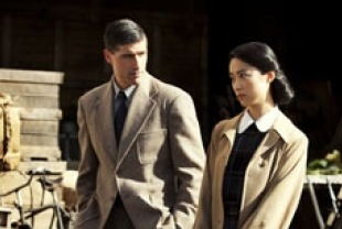 Matthew Fox as Fellers and Eriko Hatsune as Aya
