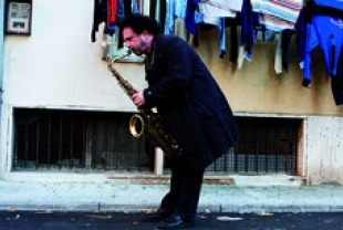 A scene from Enzo Avitabile Music Life