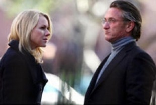 Naomi Watts as Valerie Plame and Sean Penn as Joe Wilson