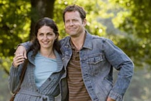 Sherilyn Lawson as the Nurse and Greg Kinnear as Bradley
