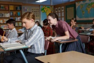 Madeline Carroll as Juli and Callan McAuliffe as Bryce