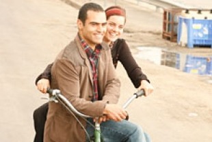 Shredi Jabarin as Tarek and Hili Yalon as Keren