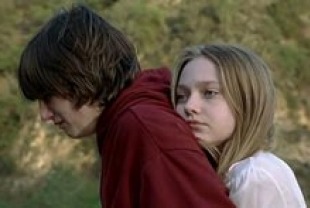 Josh Hutcherson as Jimmy and Dakota Fanning as Annie