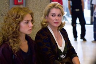 Emilie Dequenne as Jeanne and Catherine Deneuve as Louise