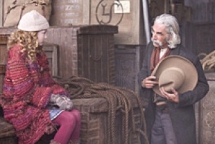 Sam Elliott as Lee Scoresby