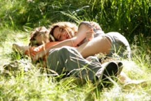 Sebastian Urzendowsky as Sullivan and Lola Creton as Camille