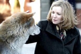 Joan Allen as Cate with Old Hachi