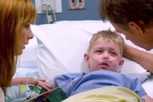 Kelly Reilly as Sonja, Connor Corum as Colton and Greg Kinnear as Todd